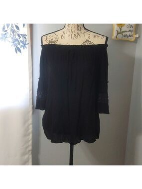 Bobeau On or Off Shoulder Black Medium Gauzy Festival Top